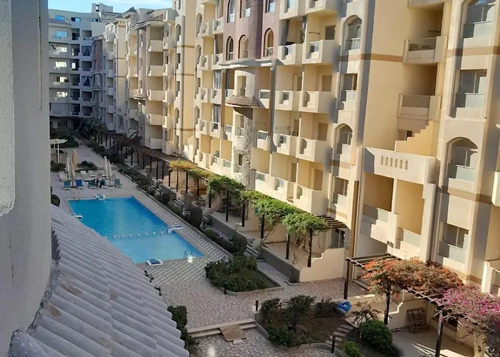 فلورينزا خمسين Hurghada