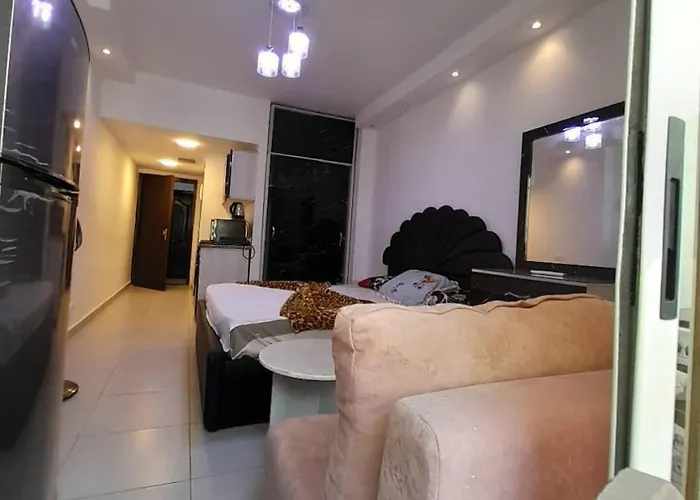 فلورينزا خمسين Hurghada