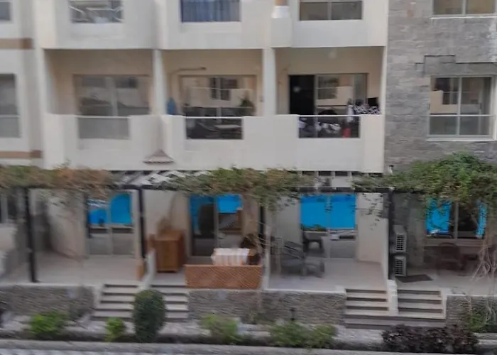 فلورينزا خمسين Hurghada